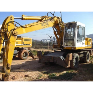 Liebherr A 902 usada.