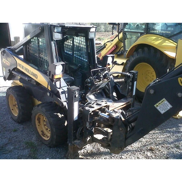 New Holland LS 170 (2007).