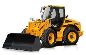 7.63C Peso 8.350 Kg Cuchara 1,4-2 m3 Ancho 2.250 mm Potencia 106 CV Italiano Inglés