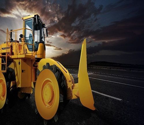 400 - 4 Potencia 388 CV Ancho de compactación 440 cm Fuerza de compactación 90,91 Kg/cm Peso 40.000 Kg Italiano Inglés