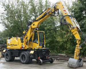 EXCAVADORAS DE RUEDAS SOBRE RAIL