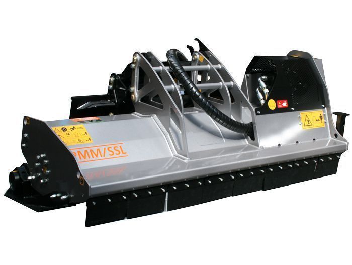 PMM/SSL 150 Ancho de Trabajo 1540 mm Potencia Tractor 60-100 CV Diámetro Máx. Trituración 120 mm Rotor Martillos y Cuchillas Peso 785 Kg Español Inglés