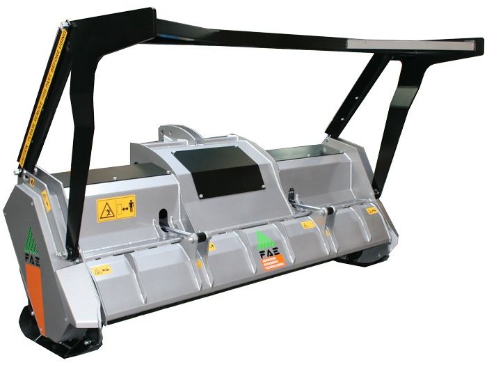 UML/DT 200 Ancho de Trabajo 2060 mm Potencia Tractor 80-130 CV Diámetro Máx. Trituración 25 cm Rotor Dientes Fijos Español Inglés