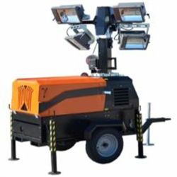 LT5500 HA Motor YANMAR Potencia 4 CV Funcionamiento 9 h Altura MAX. 5,5 m Área de iluminación 600 m2 Luces 4X1.500W halógenas Vida útil 200 h Inglés