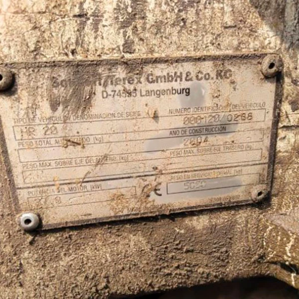 Placa identificativa de la miniexcavadora TEREX SCHAEFF HR 20 usada, con número de serie y especificaciones técnicas.