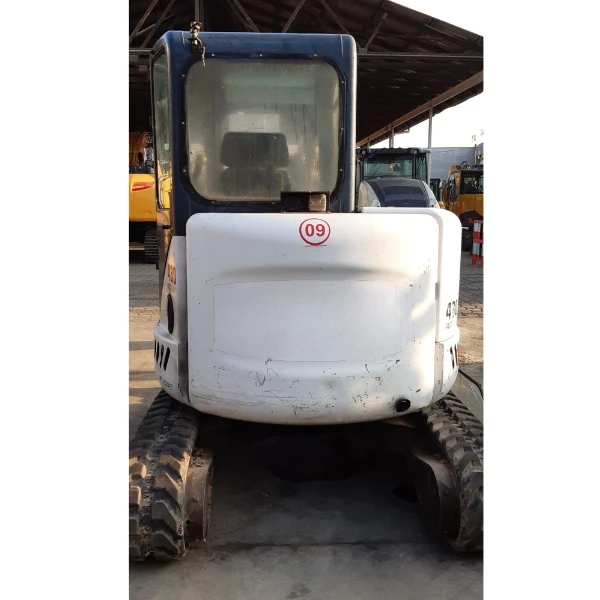 Parte Trasera De Miniexcavadora Bobcat 430 HAG Giro Cero.