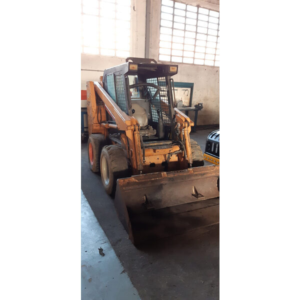 CASE 40 XT MINICARGADORAS DE RUEDAS SECTOR CONSTRUCCIÓN.