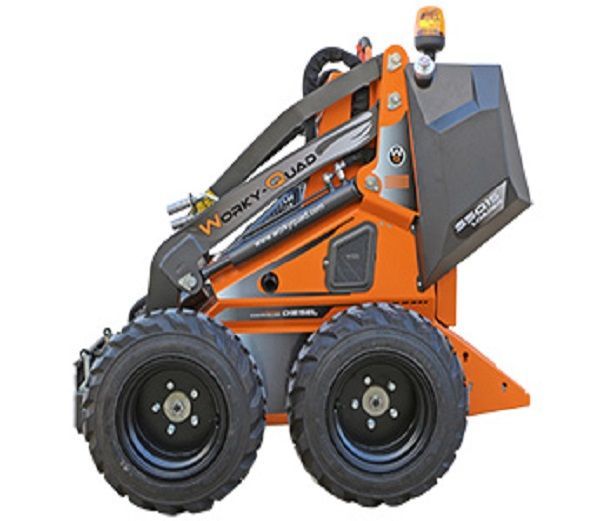 SSQ15DRC Motor KUBOTA Potencia 14,6 CV Bombas 25,6 l/min Capacidad de carga 340 Kg Altura de descarga 2.100 mm Ancho 1.165 mm Peso 684 Kg Italiano