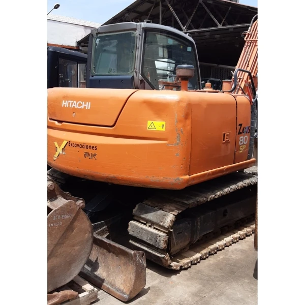 Hitachi ZX80 SB De Segunda Mano, Excavadora Compacta De Cadenas Para Excavación Y Construcción En Obra.