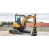 Vista completa de la mini excavadora SANY SY35U en zona industrial