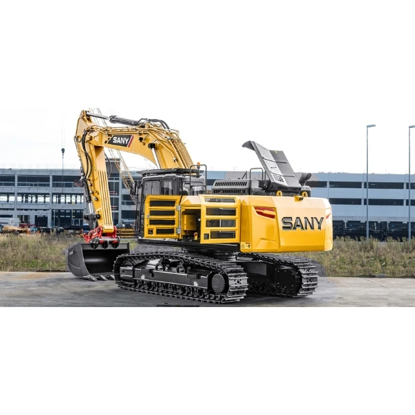 SANY SY500H desplazando grava con cucharón cargado durante obra minera activa.