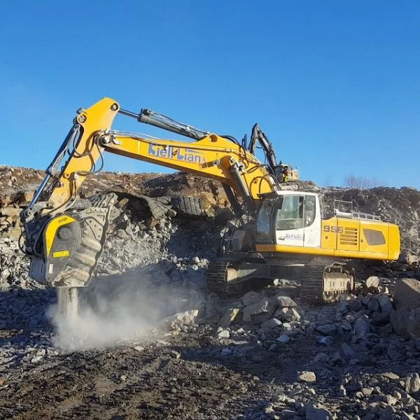 BF135.8 de MB montada en Volvo EC480 trabajando en zona forestal con gran volumen de material