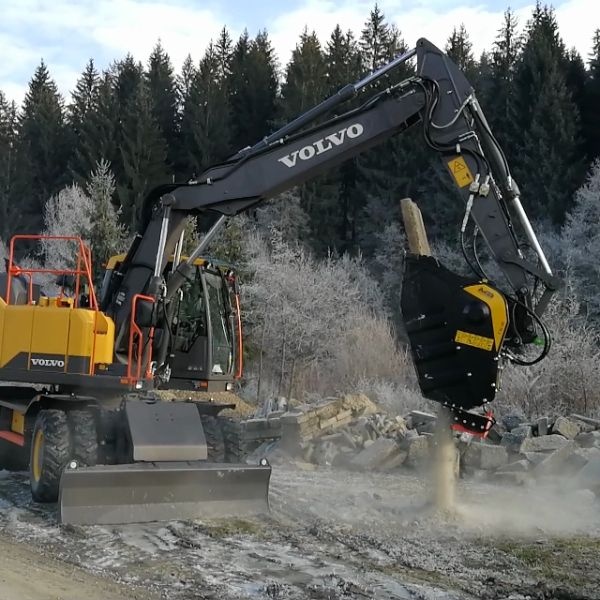 MB BF70.2 S4 montada en excavadora Volvo en entorno frío.