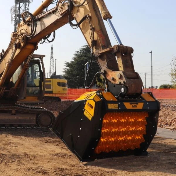 MB-HDS523 y MB-HDS533 cuchara seleccionadora montada en excavadora.