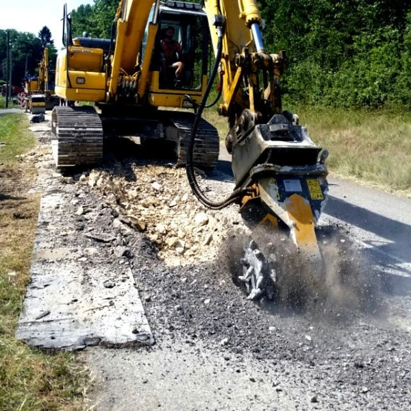 Vista del modelo MB-R700 de MB Crusher con tambor doble ideal para fresado de precisión y máxima potencia.