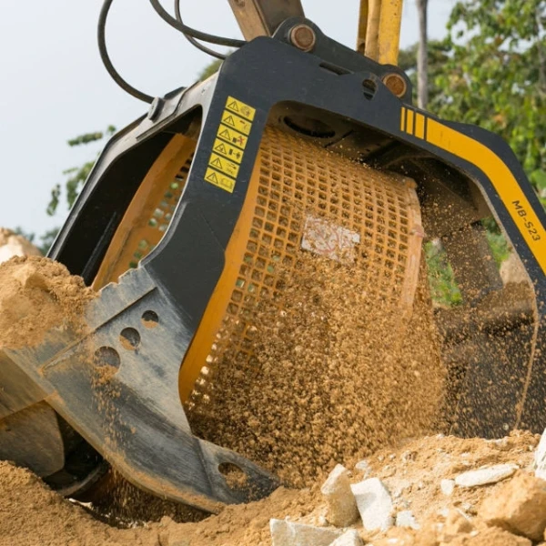 MB-S23 cribando arena con gran eficacia.