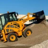 Venieri 1.33C operando en obra con arena