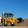 Venieri 1.33C con su cuchara de 0.45 m3 transportando grava.