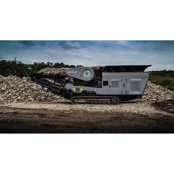 KOMPLET K-JC 805 en obra reciclando escombros y áridos.
