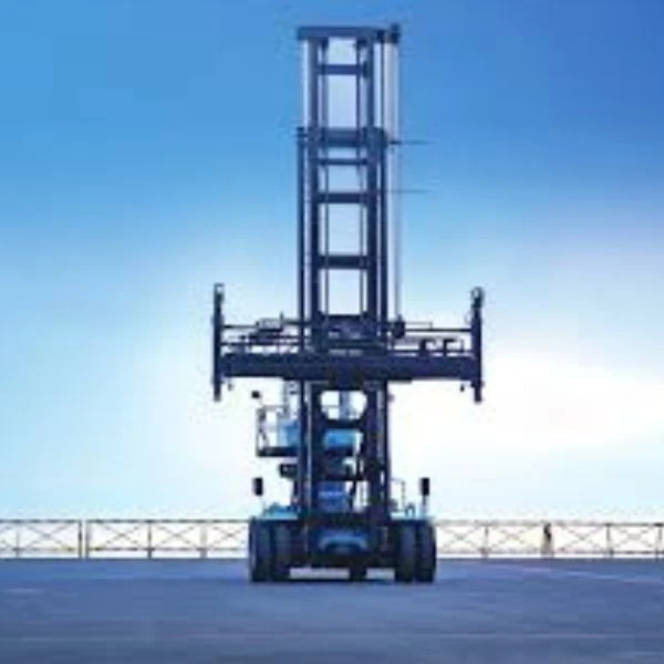 Carretilla elevadora SANY SDCE90K7E5 eléctrica de gran alcance para contenedores vacíos.
