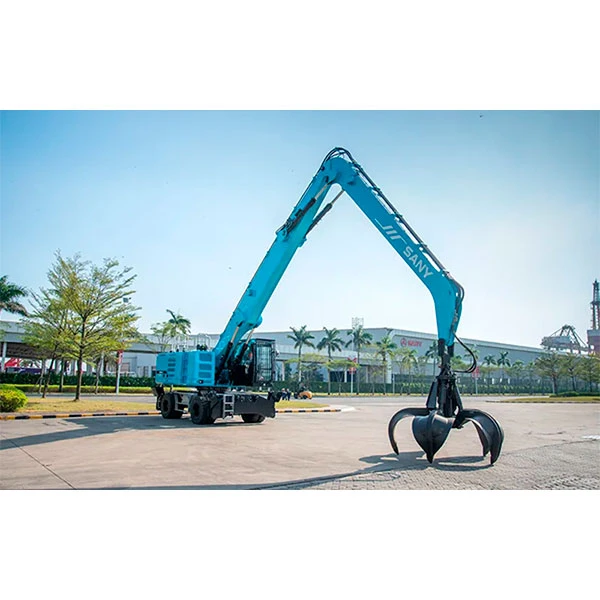 Manipuladora de materiales eléctrica Sany SMHW40E con alto alcance, brazo telescópico y motor de 218 CV para reciclaje y gestión de residuos.