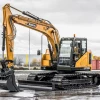 Excavadora SANY SY 155U con giro reducido, diseñada para maximizar eficiencia en obras de construcción y excavación.