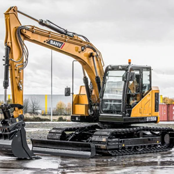 Excavadora SANY SY 155U con giro reducido, diseñada para maximizar eficiencia en obras de construcción y excavación.