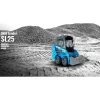 Minicargadora MESSERSI SL25 DIESEL trabajando sobre áridos con cuchara cargada.