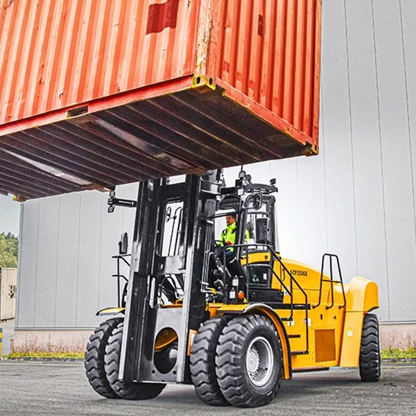 Carretilla SANY SCP160G5 SCP250G5 SCP300G5 SCP320G5 elevando contenedor de 25 toneladas.