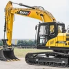 SANY SY215C excavadora de cadenas en movimiento de tierras.