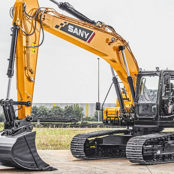 SANY SY215C excavadora de cadenas trabajando en obra.