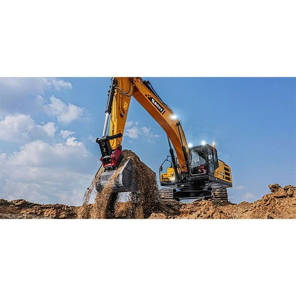 SANY SY305C desplegando toda su potencia en labores de excavación intensiva en construcción pesada.