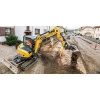 SANY SY50U movimiento de tierras en construcción.