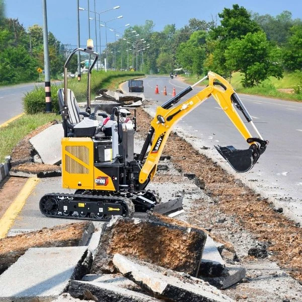 SANY SY10U mini excavadora trabajando en asfalto.