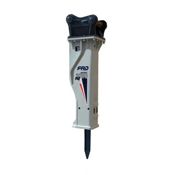 Martillo hidráulico Furukawa FXJ1070 montado en excavadora grande, ideal para trabajos de construcción, demolición y excavación, distribuido por GRUPOCIBSA en España.