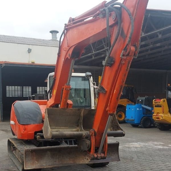 Brazo Y Cazo De La Kubota KX080-3 En Detalle.