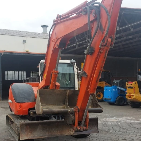 Brazo Y Cazo De La Kubota KX080-3 En Detalle.