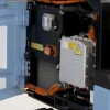 Compartimento lateral del motor eléctrico y electrónica de potencia en la mini excavadora SANY SY19E SY19E2.