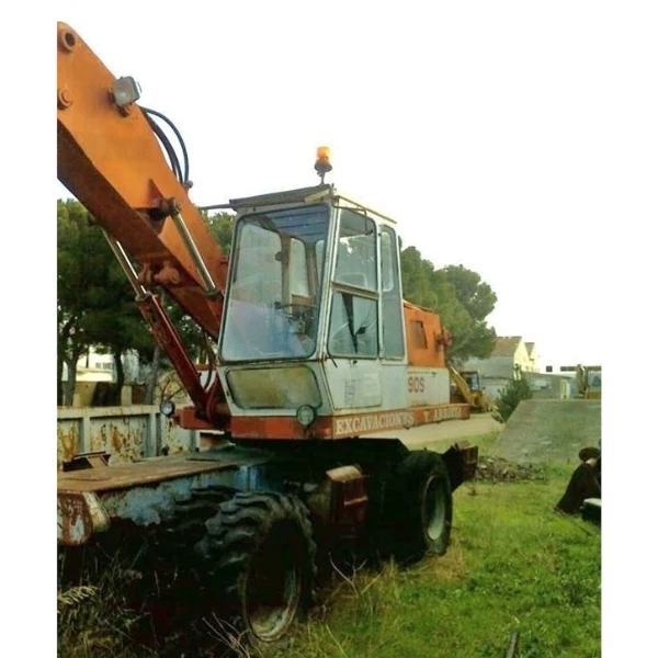 Excavadora GURIA 90 usada.